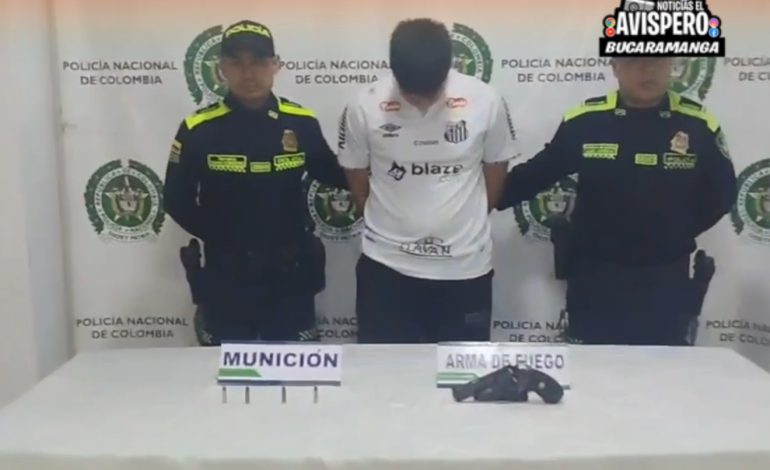  CAPTURADO EL JOVEN CON UN ARMA EN EL NORTE DE BUCARAMANGA.