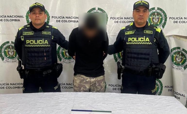  por orden judicial fue capturado y ahora deberá responder por los delitos en una cárcel .